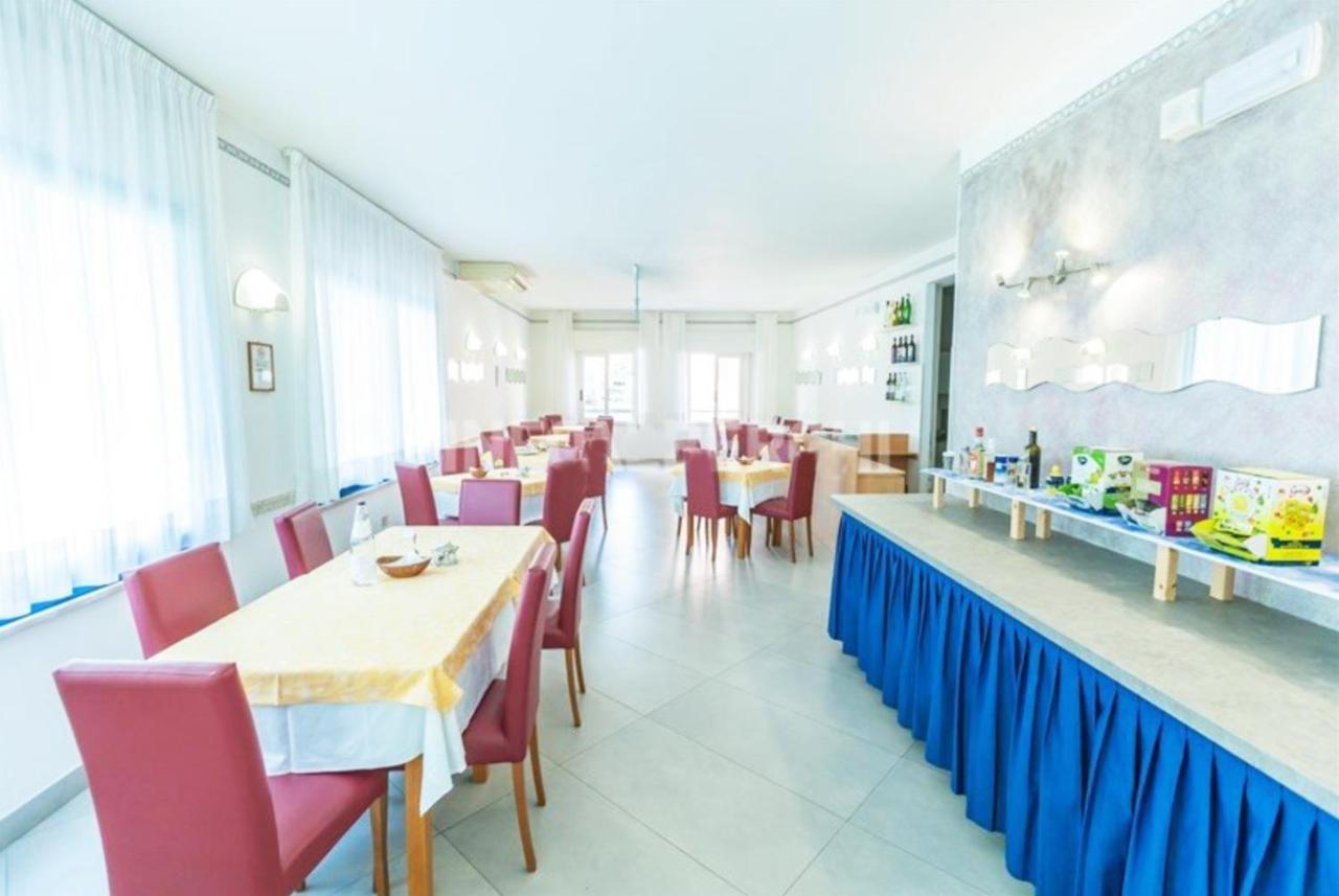 Hotel Azzurro Cattolica Exteriör bild